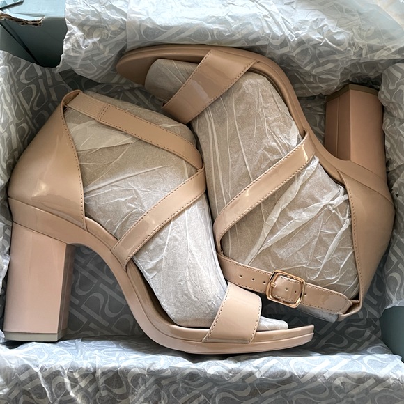 Pashion Footwear Shoes - Pashion Footwear Size 7 Patent Sand The Sandal 4” Block Convertible Heels (NEW)